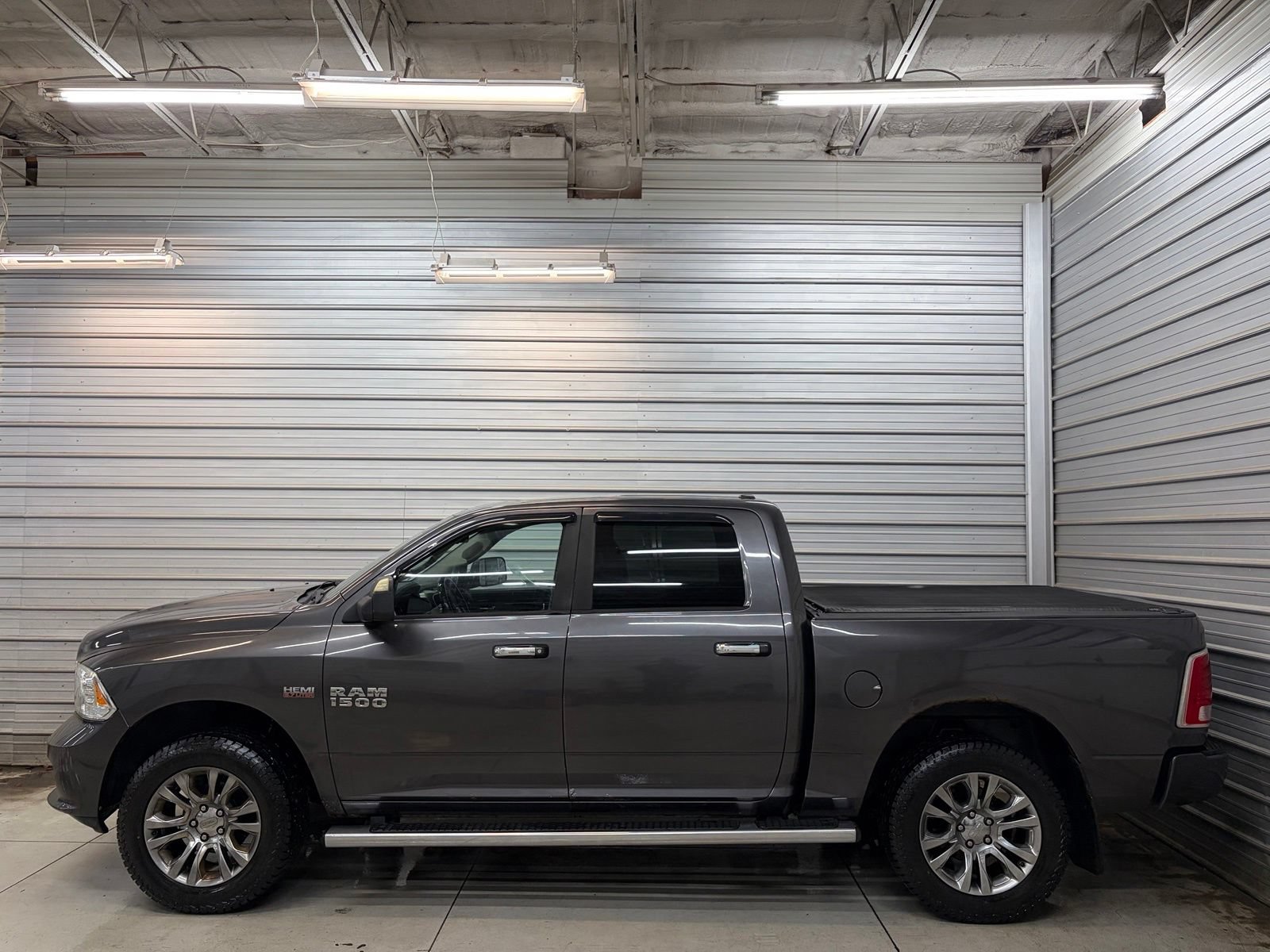 Used 2014 RAM 1500 Limited AWD/4WD image 10