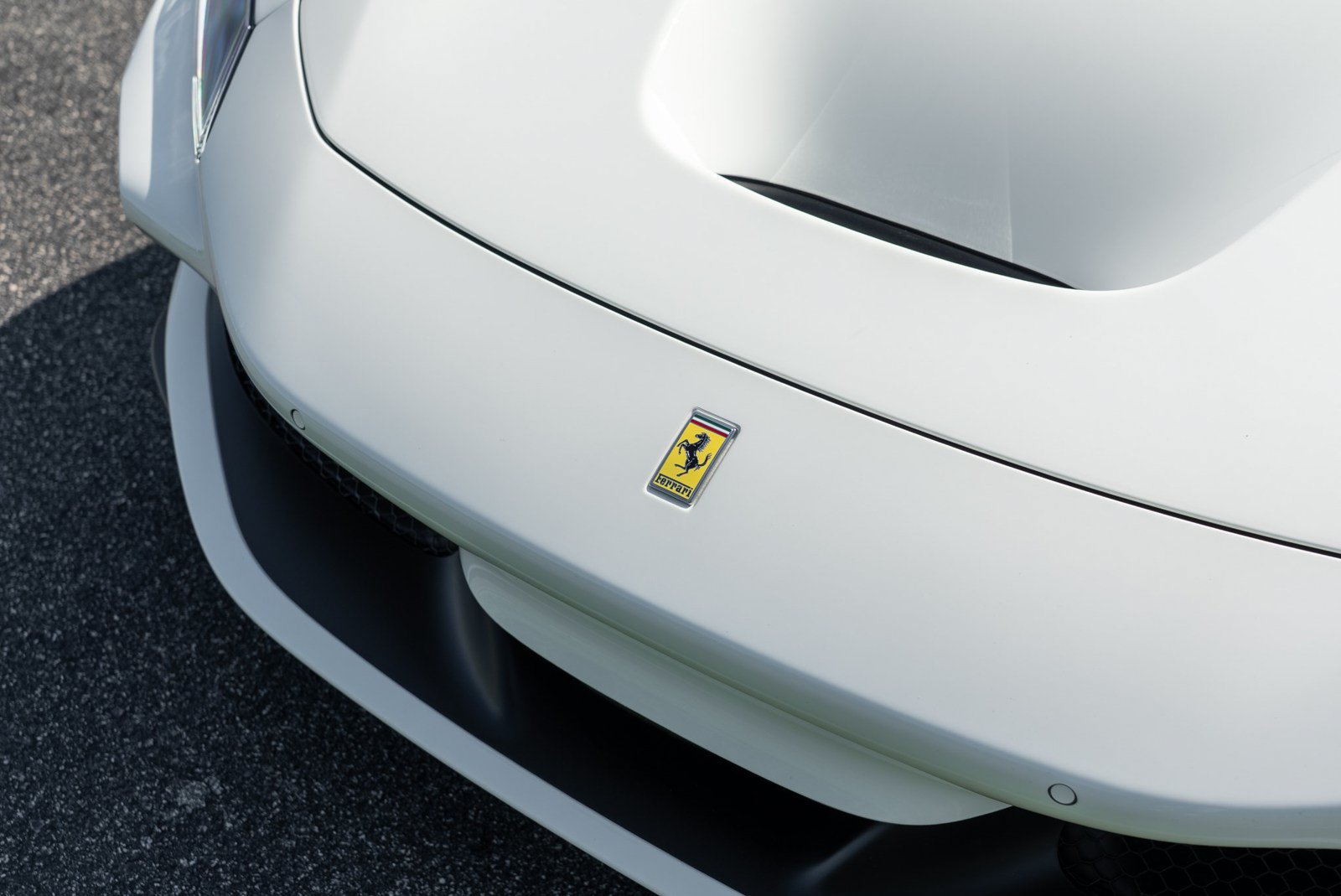Used 2022 Ferrari F8 Tributo RWD image 23
