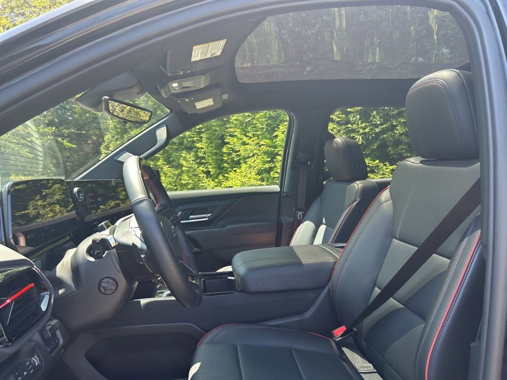 Used 2025 Chevrolet Silverado EV RST AWD/4WD image 23