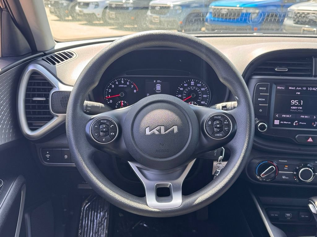Used 2022 Kia Soul LX FWD image 21