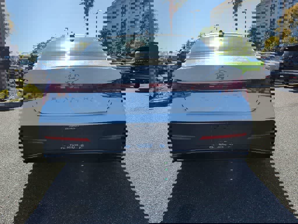 New 2026 Hyundai Elantra SE image 6