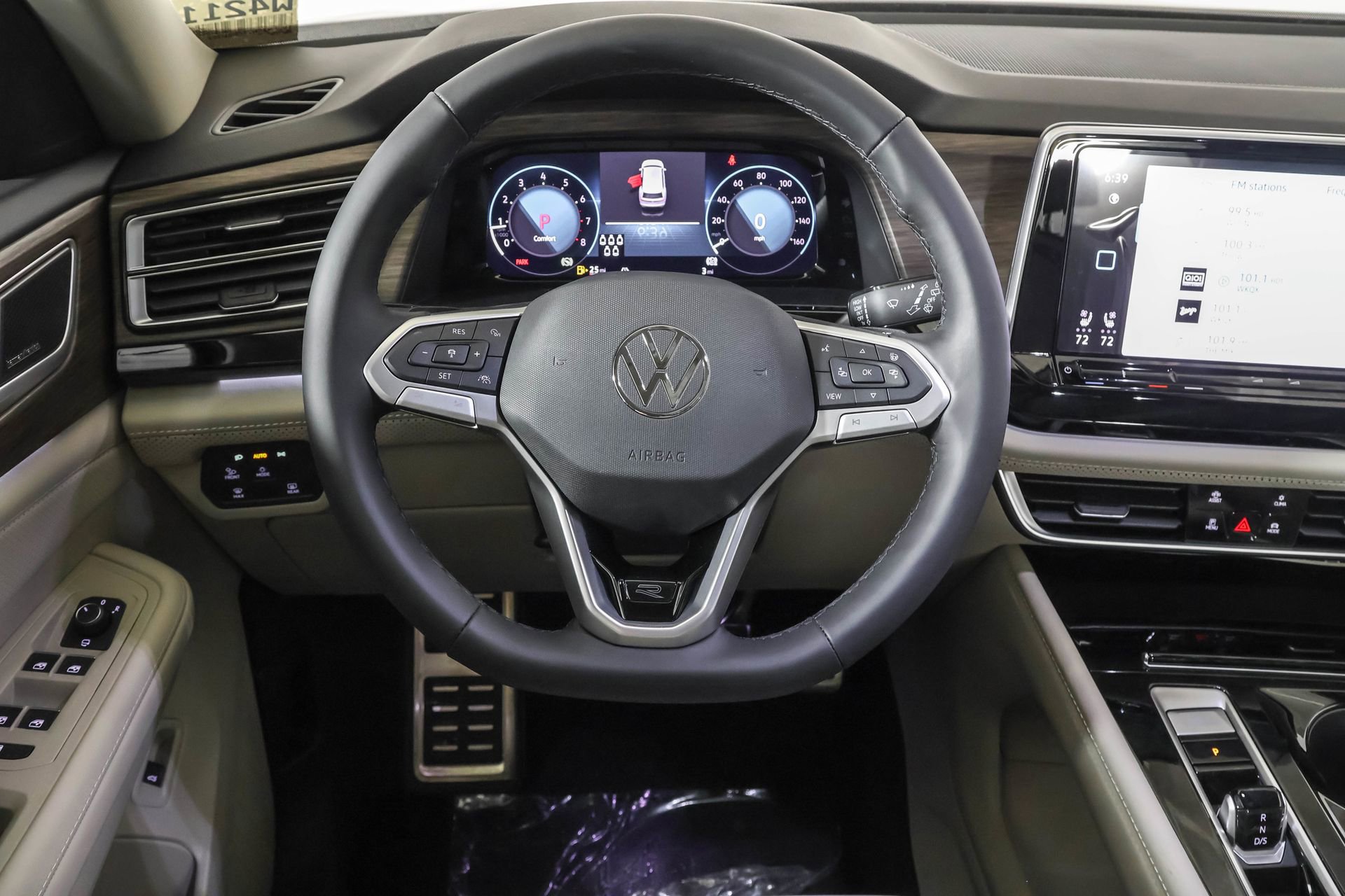 New 2026 Volkswagen Atlas SEL Premium R-Line image 23