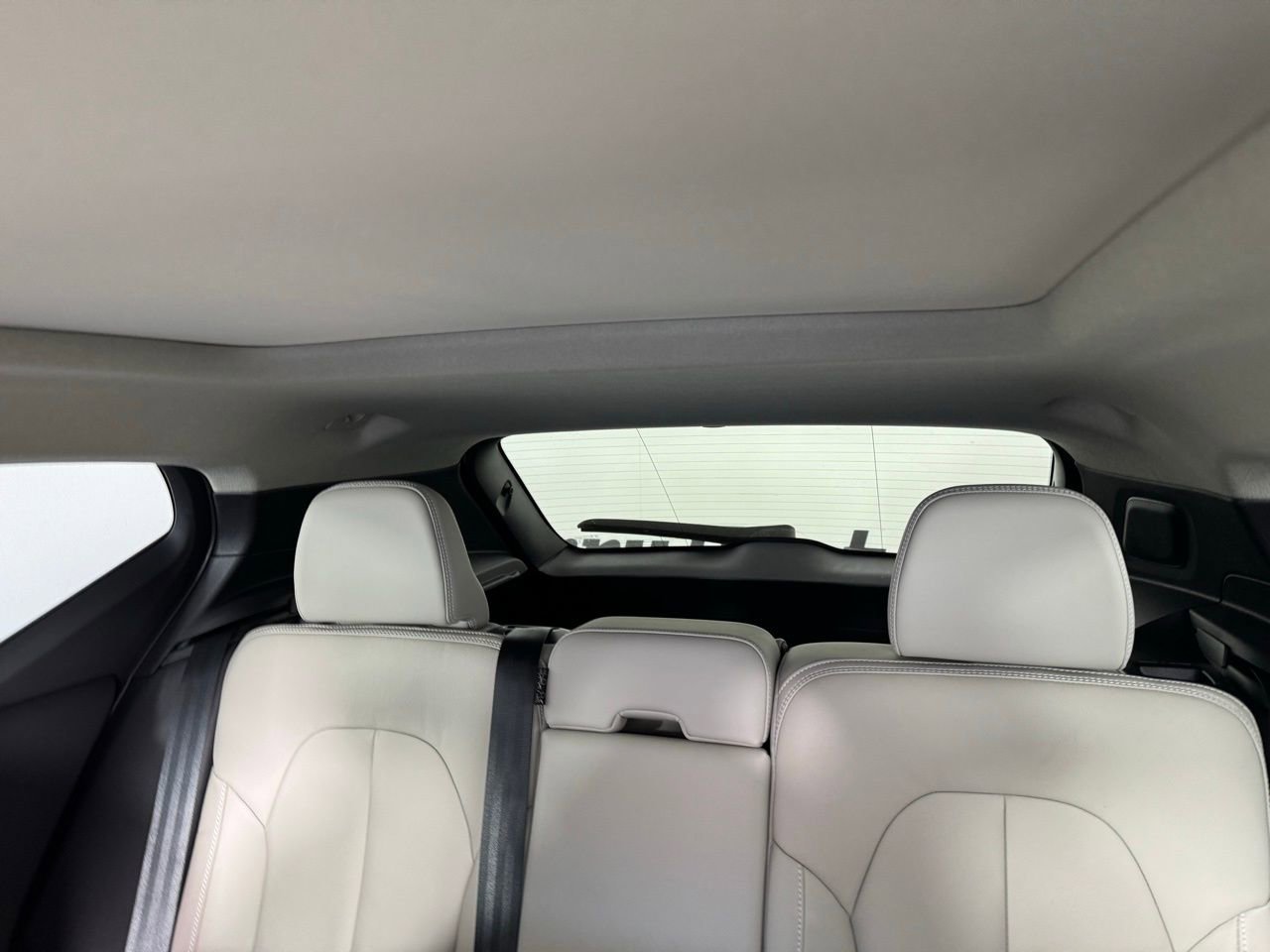 Used 2023 Volvo XC40 B5 Plus w/ Protection Package Premier image 5