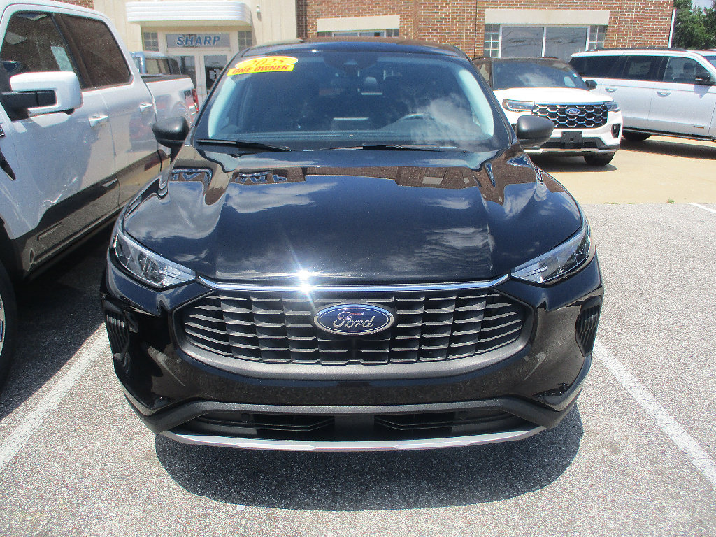 Used 2025 Ford Escape Active FWD image 2