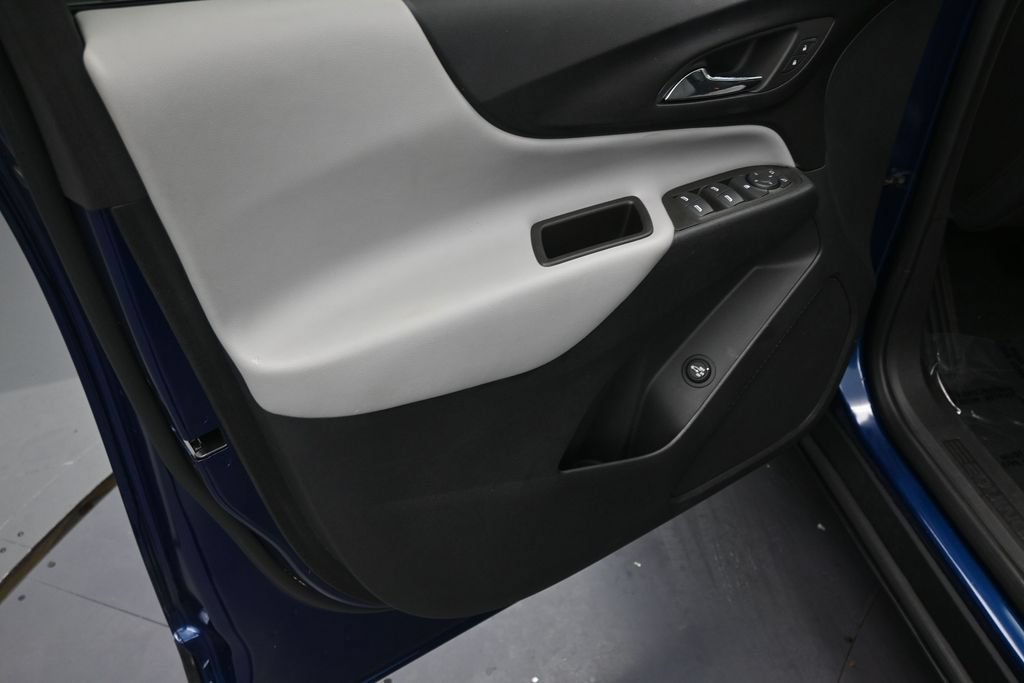 Used 2023 Chevrolet Equinox LT w/ Driver Convenience Package FWD image 10
