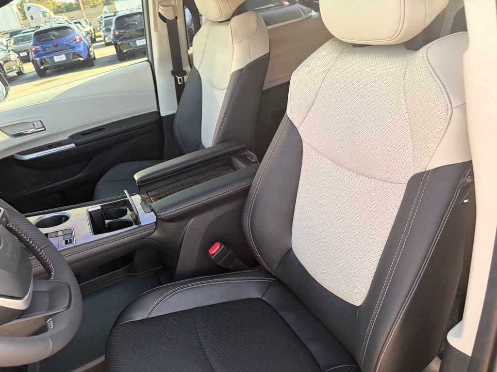 Certified 2026 Toyota Sienna Limited FWD image 25