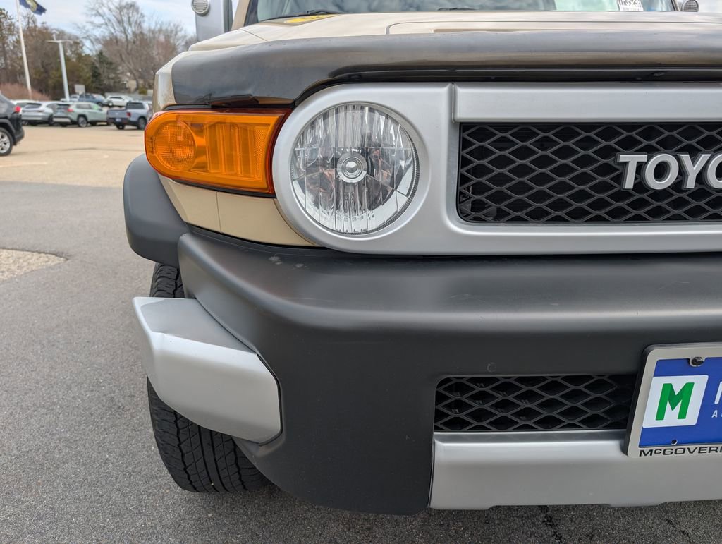 Used 2013 Toyota FJ Cruiser 4WD w/ Upgrade Pkg image 9