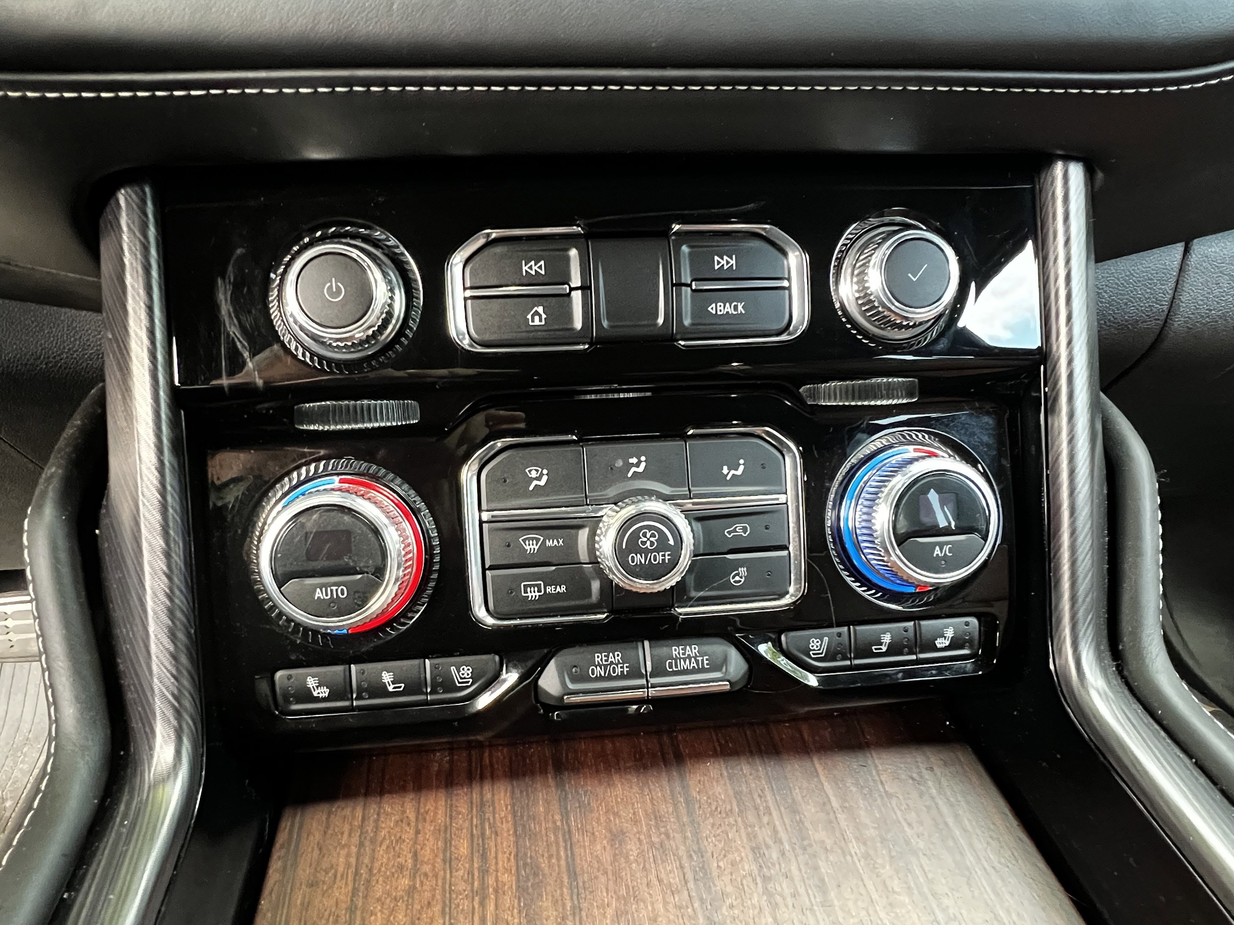 Used 2023 GMC Yukon Denali Ultimate AWD/4WD image 28