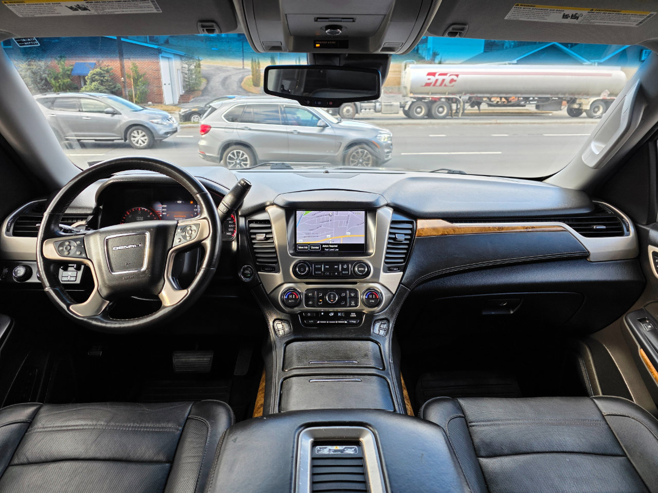 Used 2015 GMC Yukon Denali image 23