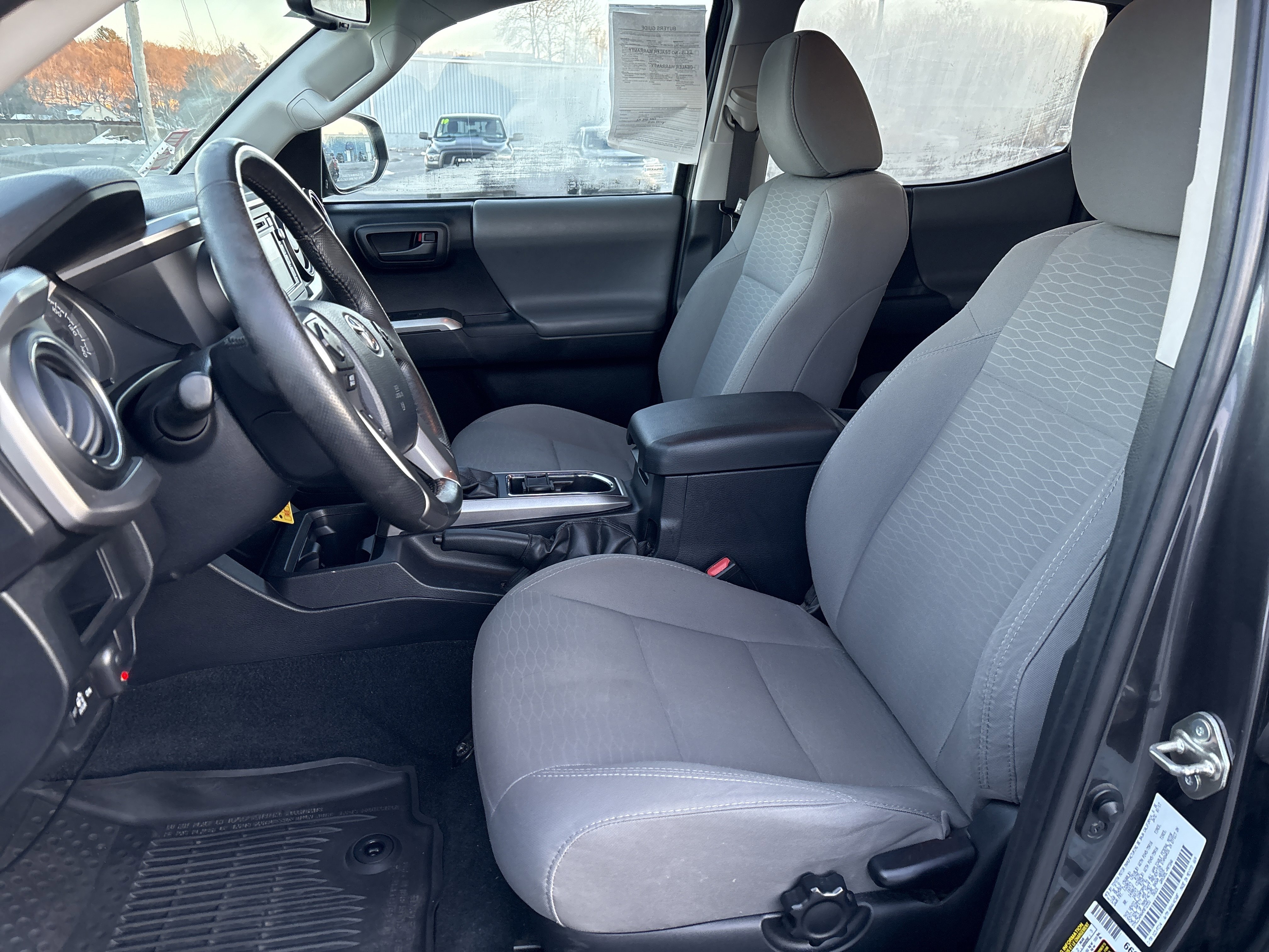 Used 2017 Toyota Tacoma SR5 image 13