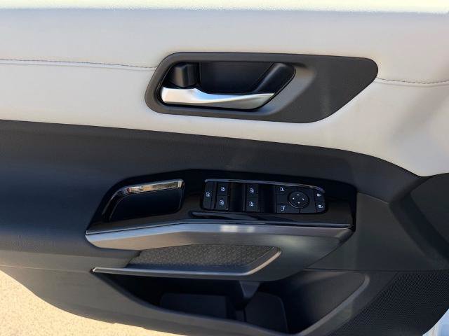 New 2026 Nissan Pathfinder SL FWD image 19