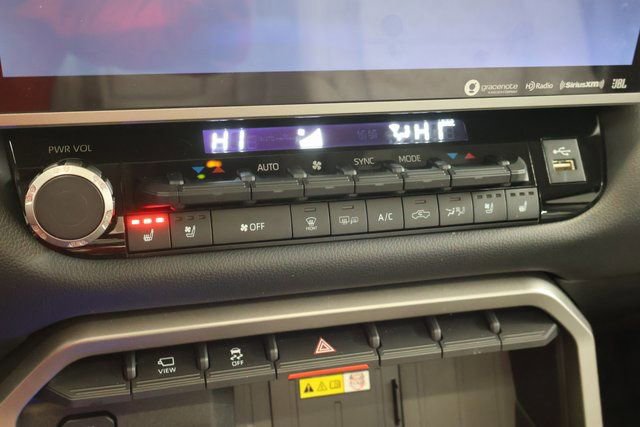 Used 2024 Toyota Tundra Limited image 22