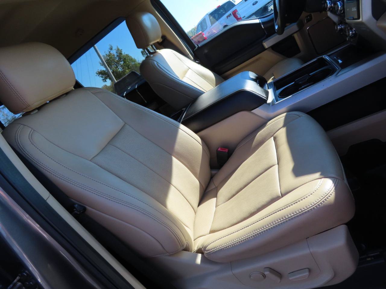 Used 2020 Ford F350 Lariat w/ Lariat Ultimate Package AWD/4WD image 51
