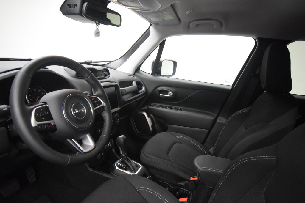 Used 2023 Jeep Renegade Latitude w/ Premium Group AWD/4WD image 7