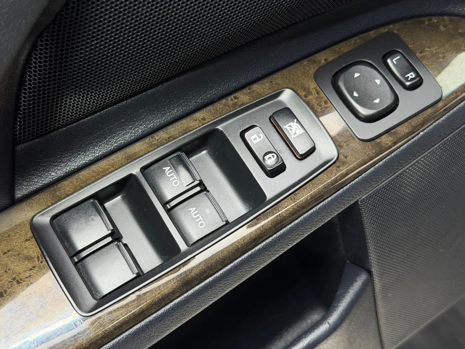 Used 2010 Lexus IS 250C RWD image 21