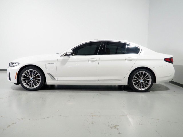Used 2021 BMW 530e w/ Premium Package w/ Premium Package RWD image 9