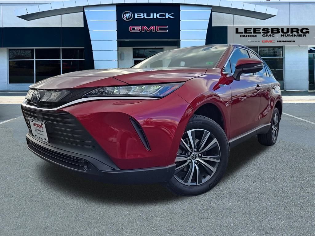 Used 2021 Toyota Venza LE image 3