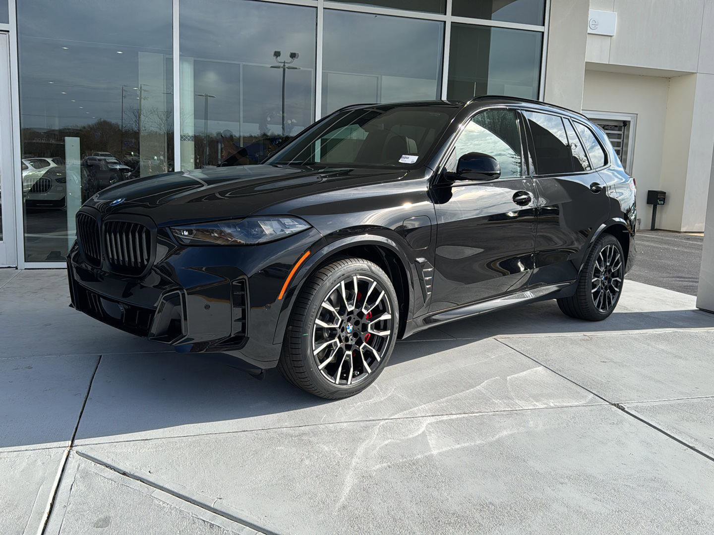 New 2026 BMW X5 xDrive50e image 2