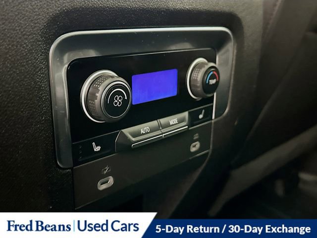 Used 2023 Chevrolet Suburban Z71 w/ Luxury Package image 29