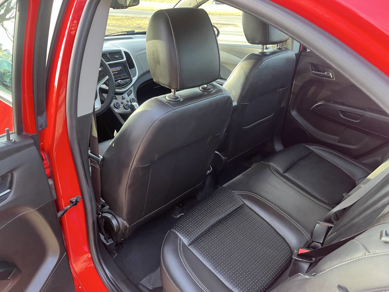 Used 2020 Chevrolet Sonic Premier FWD image 24