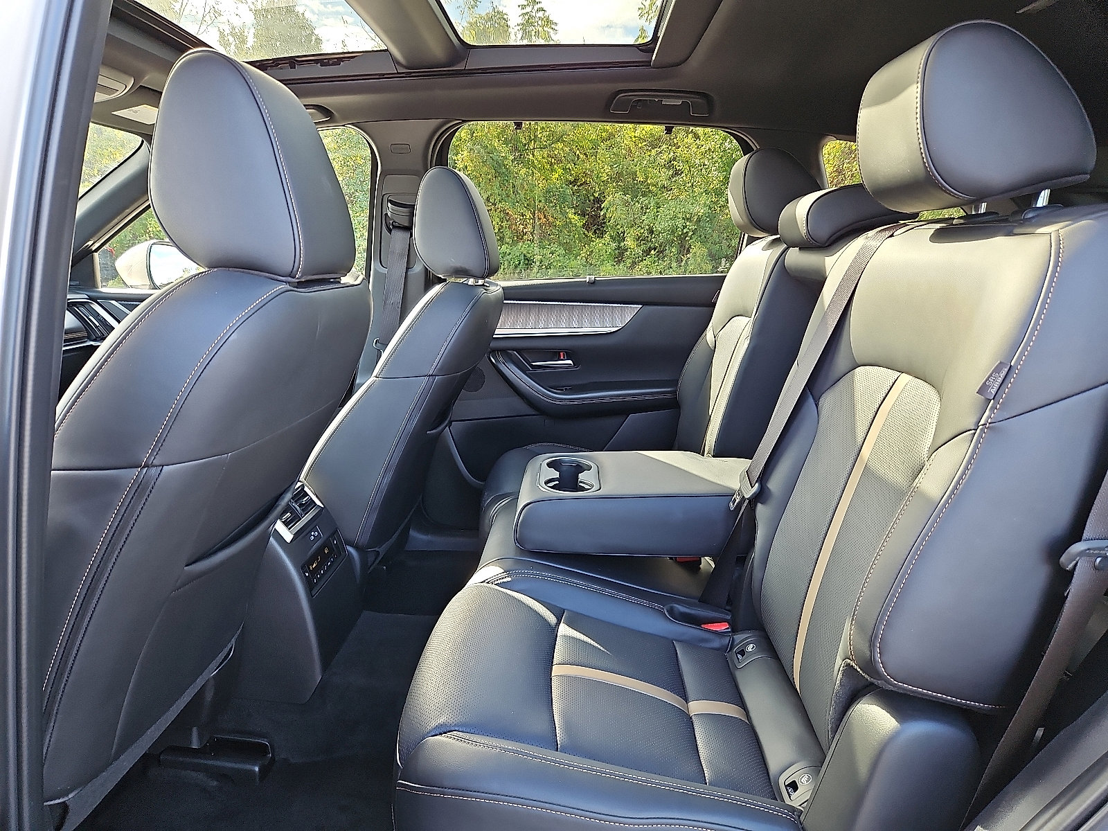 Certified 2025 MAZDA CX-90 3.3 Turbo S w/ Premium Package image 9
