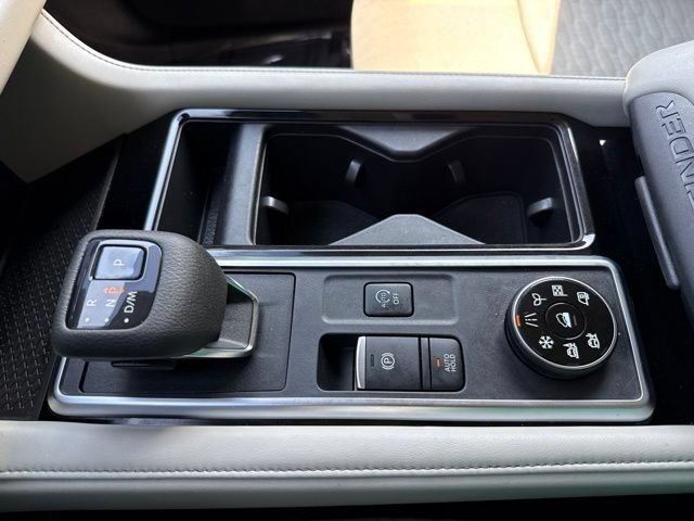 Used 2022 Nissan Pathfinder SV AWD/4WD image 19