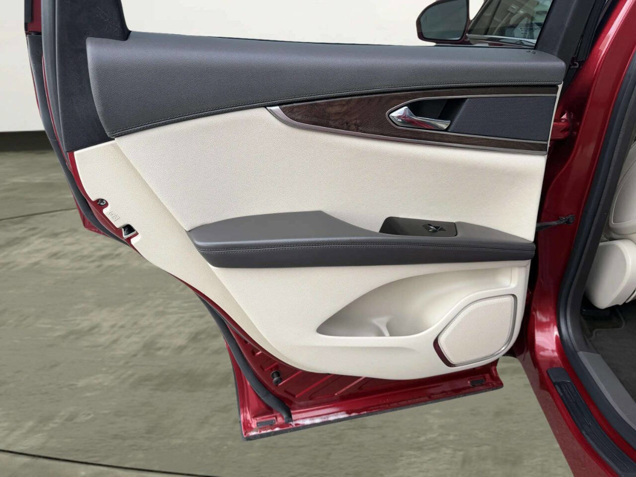 Used 2016 Lincoln MKX Reserve image 22