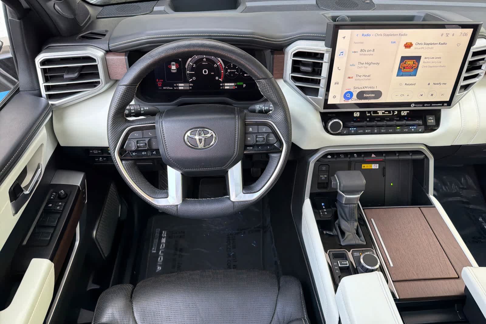 Used 2023 Toyota Sequoia Capstone AWD/4WD image 16