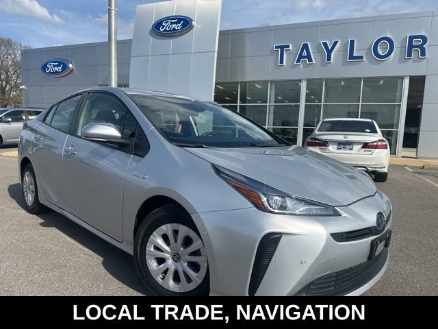 Used 2022 Toyota Prius LE image 1