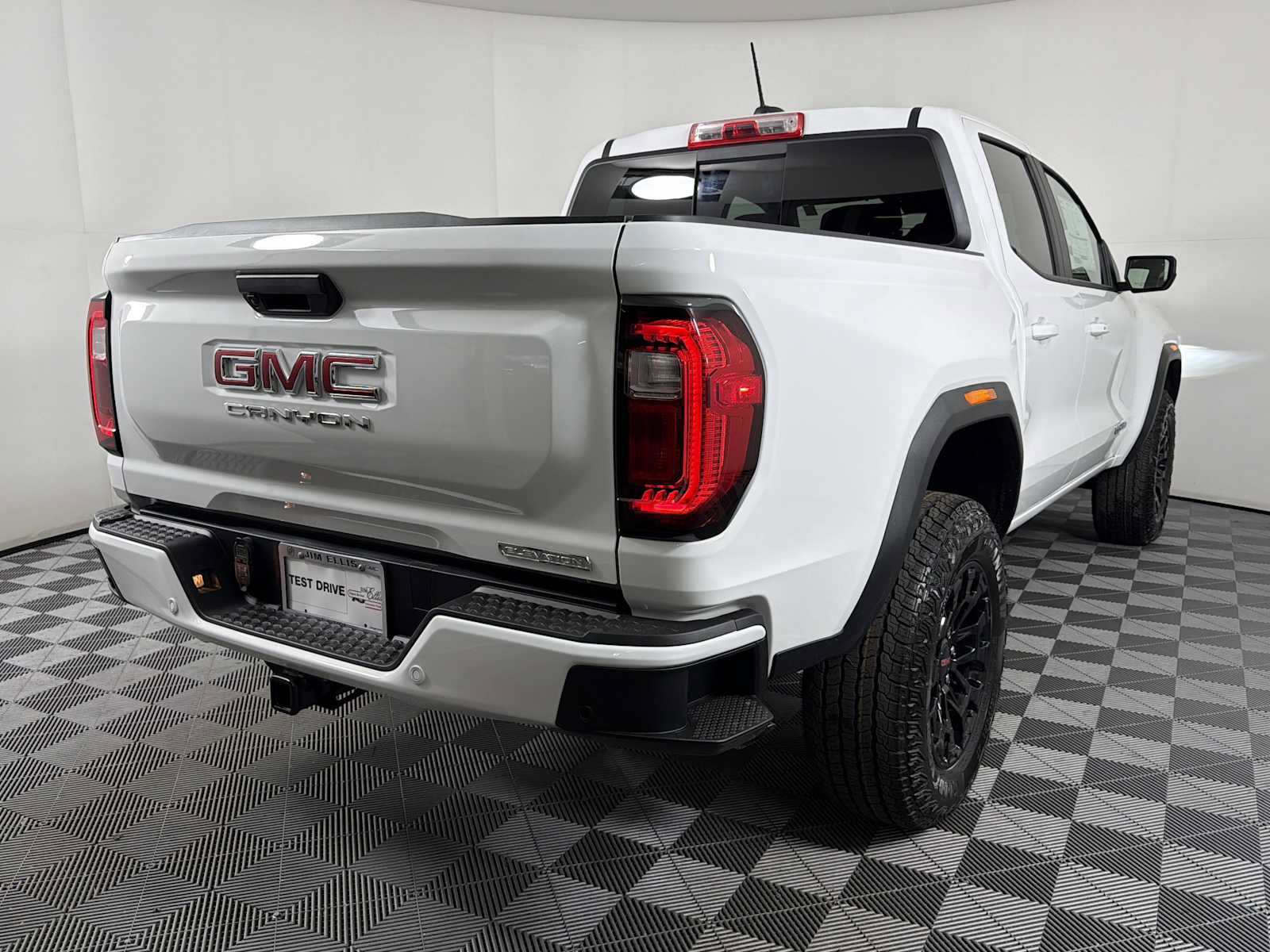 New 2026 GMC Canyon Elevation image 6
