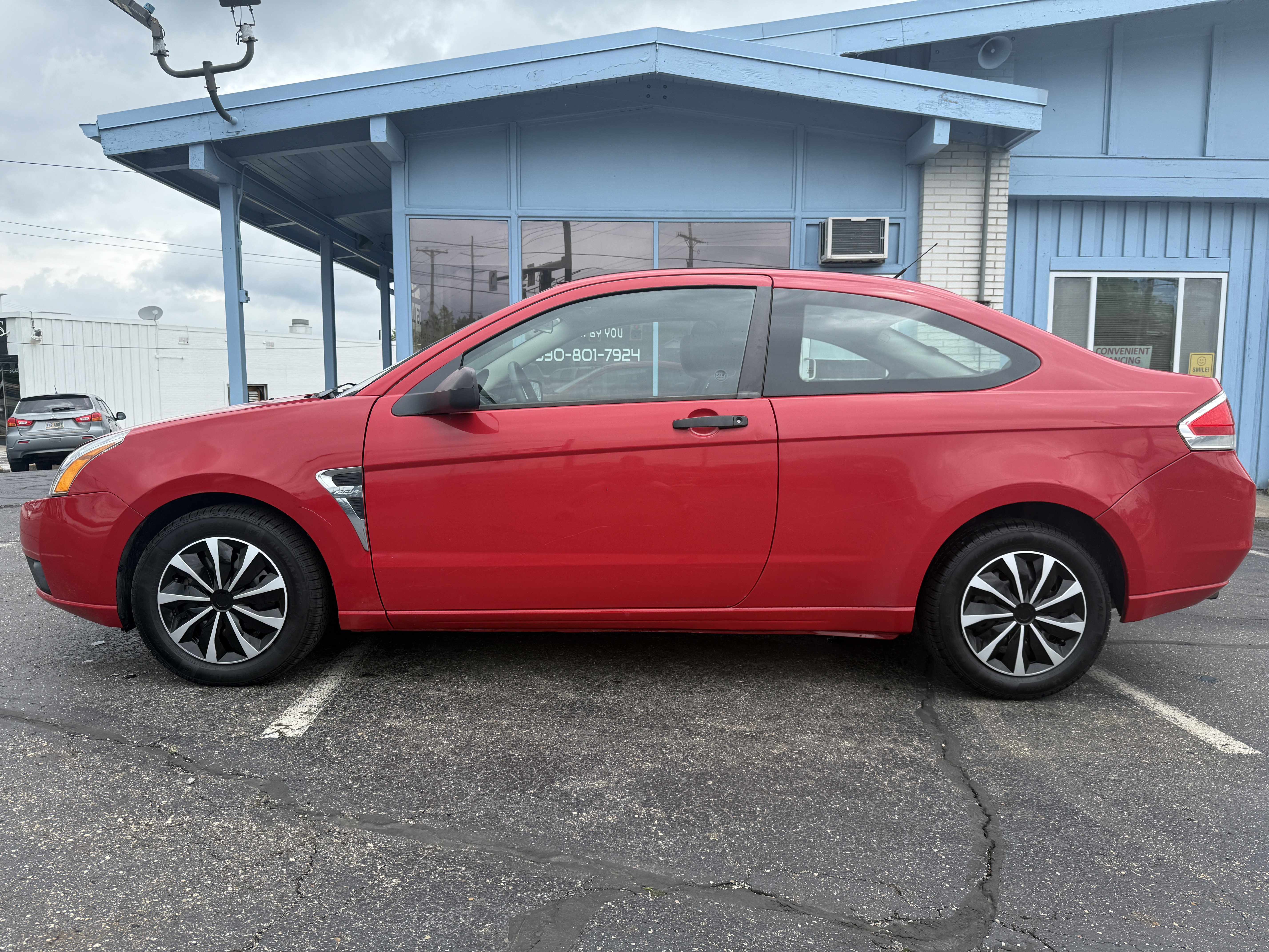 Used 2008 Ford Focus SE image 2