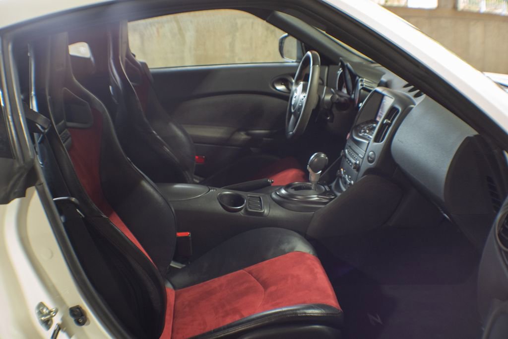 Used 2017 Nissan 370Z NISMO image 26