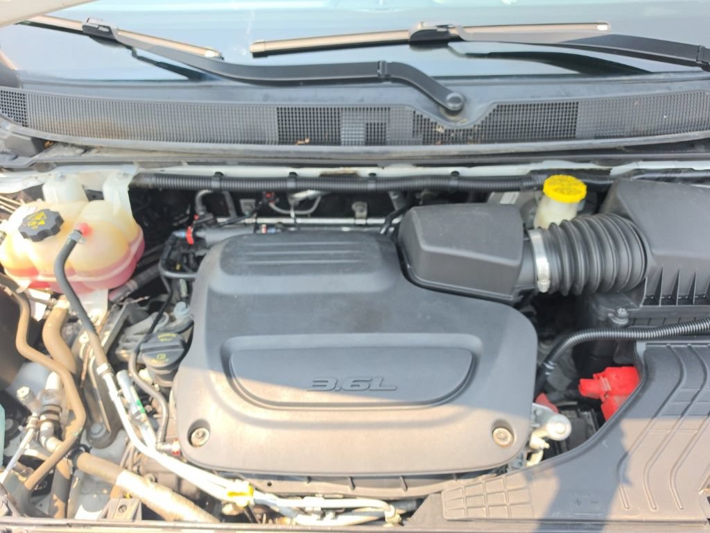 Used 2020 Chrysler Pacifica Limited FWD image 12