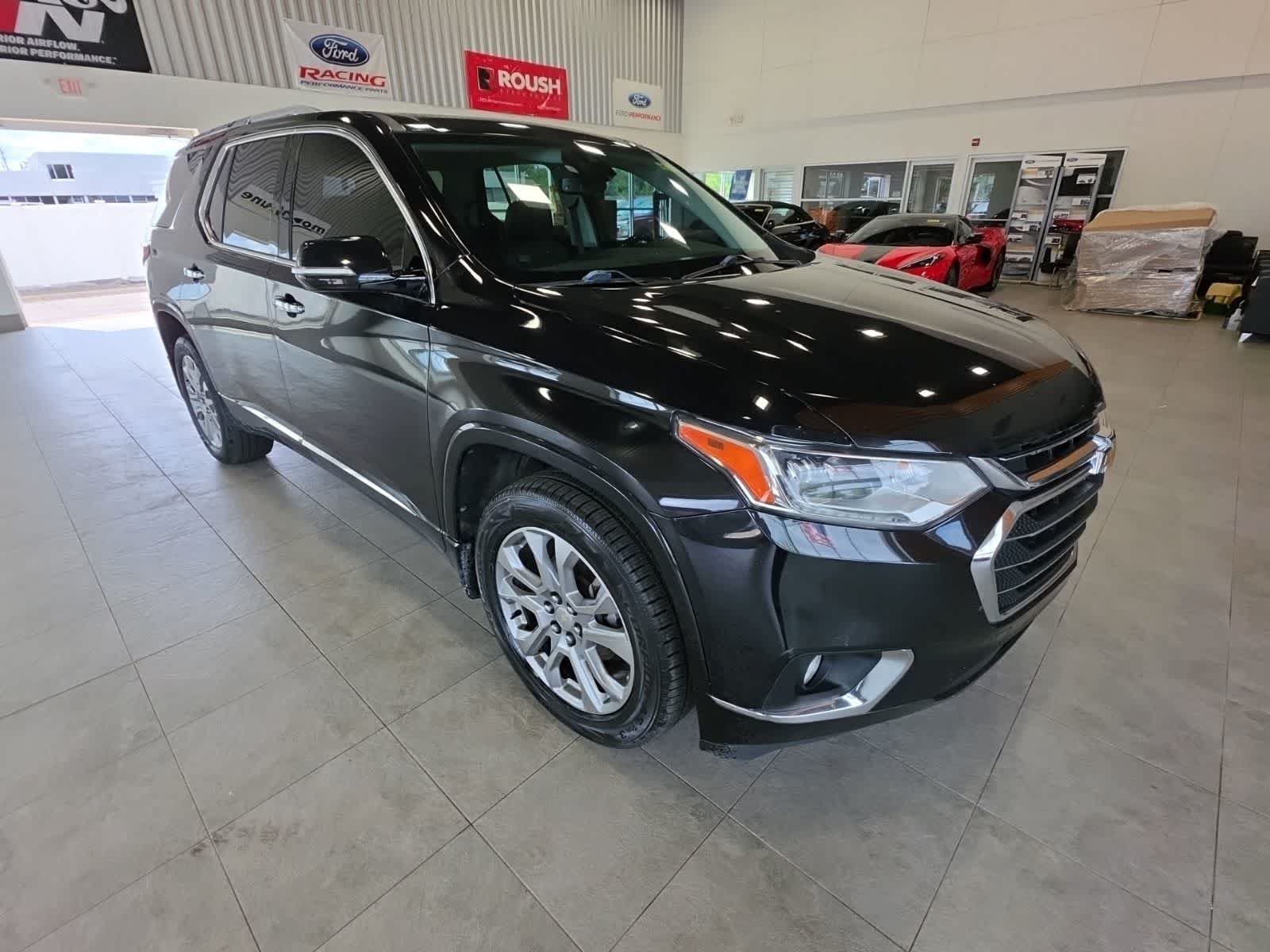 Used 2019 Chevrolet Traverse Premier w/ LPO, Cargo Package AWD/4WD image 5