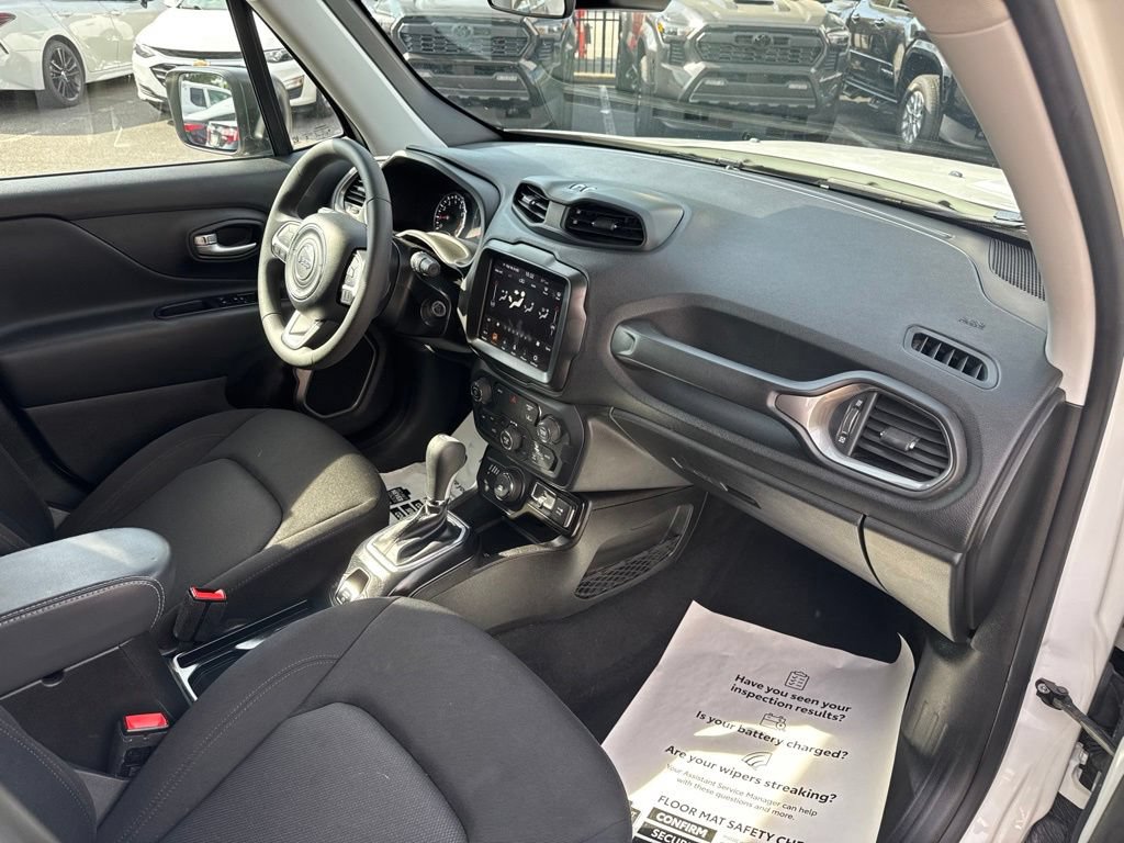 Used 2023 Jeep Renegade Latitude AWD/4WD image 36