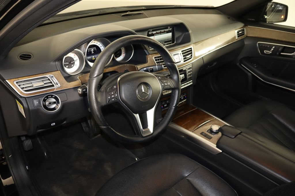 Used 2014 Mercedes-Benz E 550 4MATIC Sedan image 24