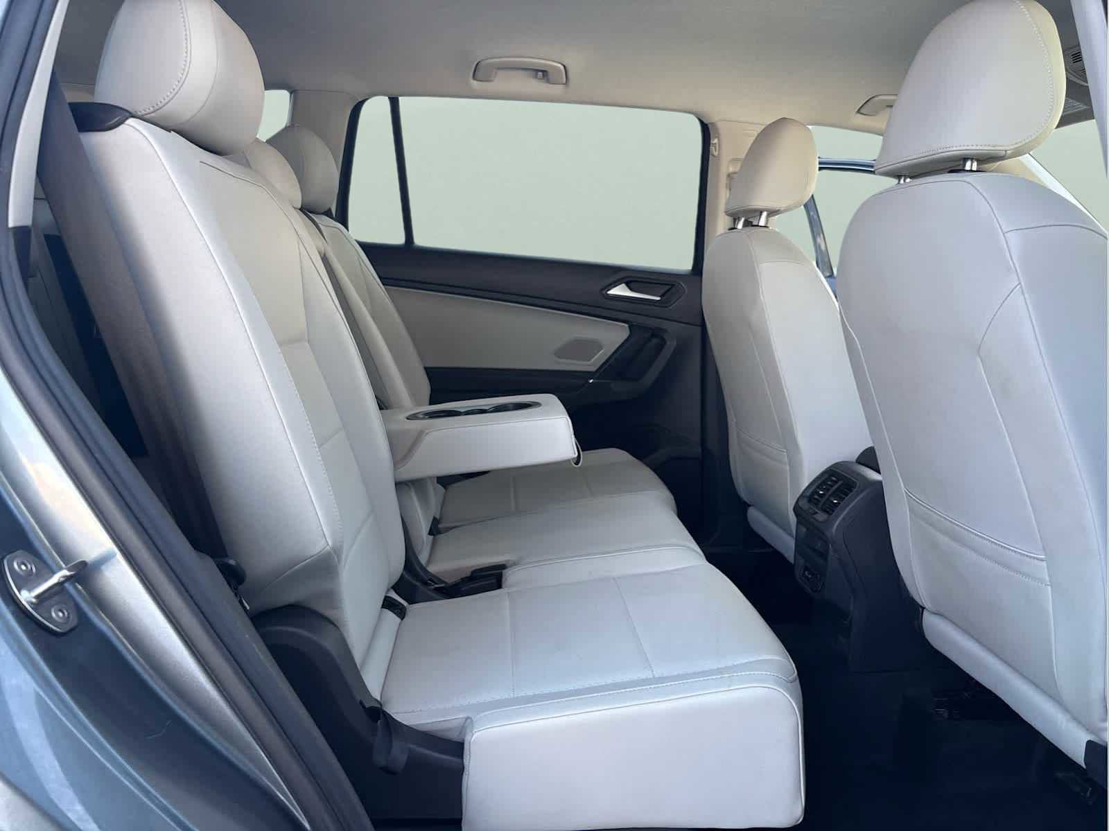 Certified 2020 Volkswagen Tiguan SE image 25