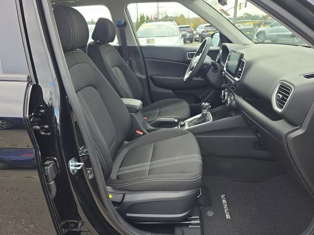 Used 2025 Hyundai Venue SEL image 11
