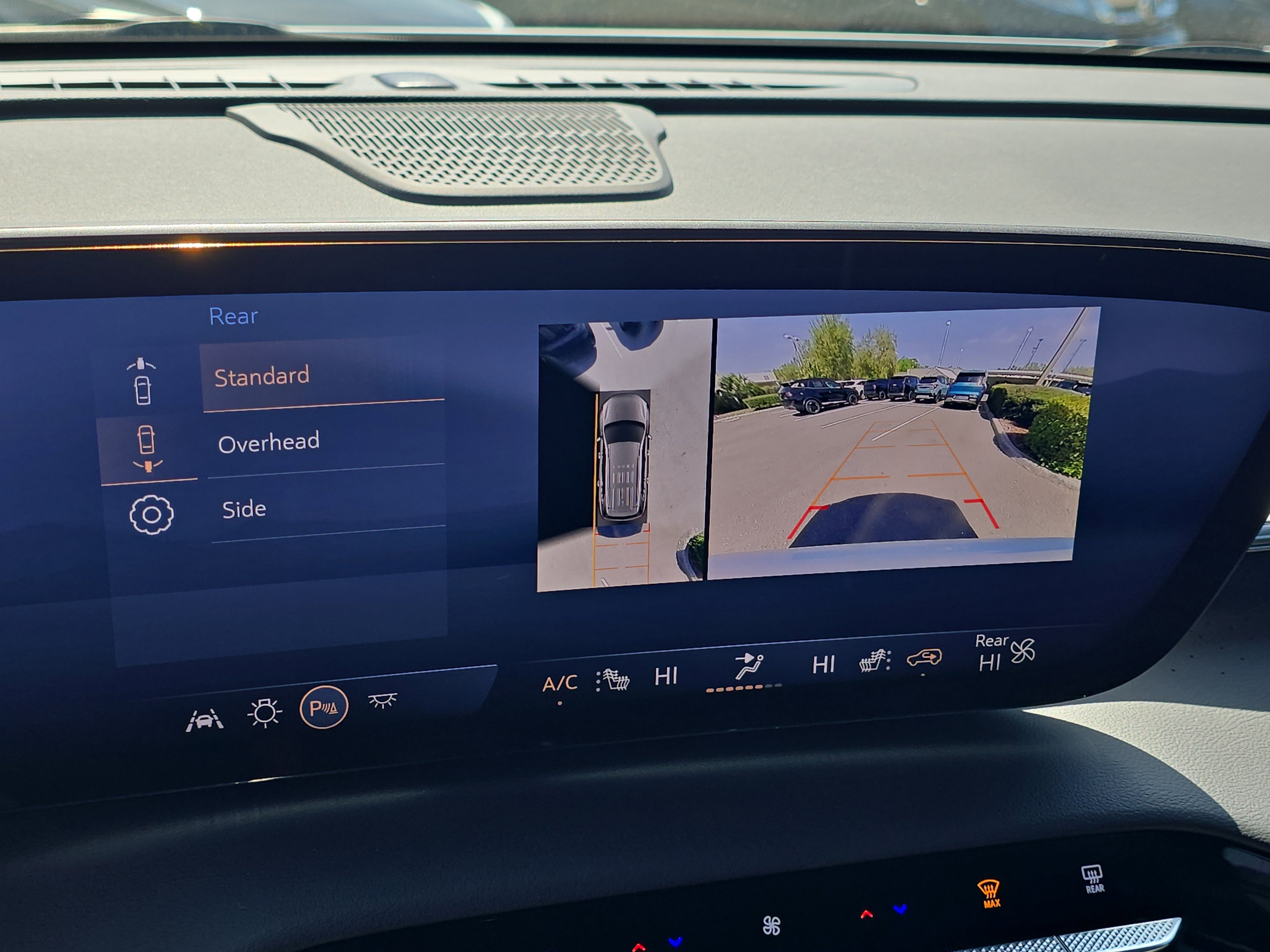 Used 2025 Buick Enclave Avenir w/ Super Cruise Package FWD image 26