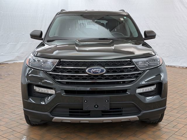 Used 2022 Ford Explorer XLT w/ Equipment Group 202A image 2