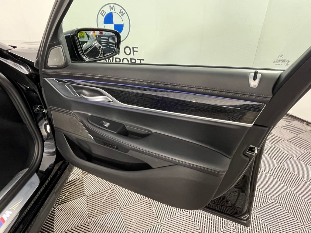 Used 2021 BMW 740i xDrive w/ M Sport Package AWD/4WD image 23