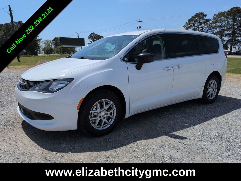 Used 2024 Chrysler Voyager LX FWD image 7