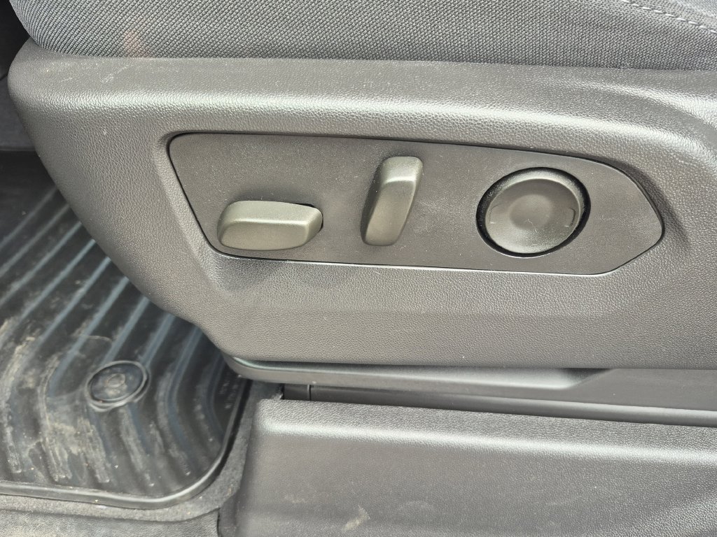 Certified 2025 Chevrolet Silverado 1500 Custom AWD/4WD image 7