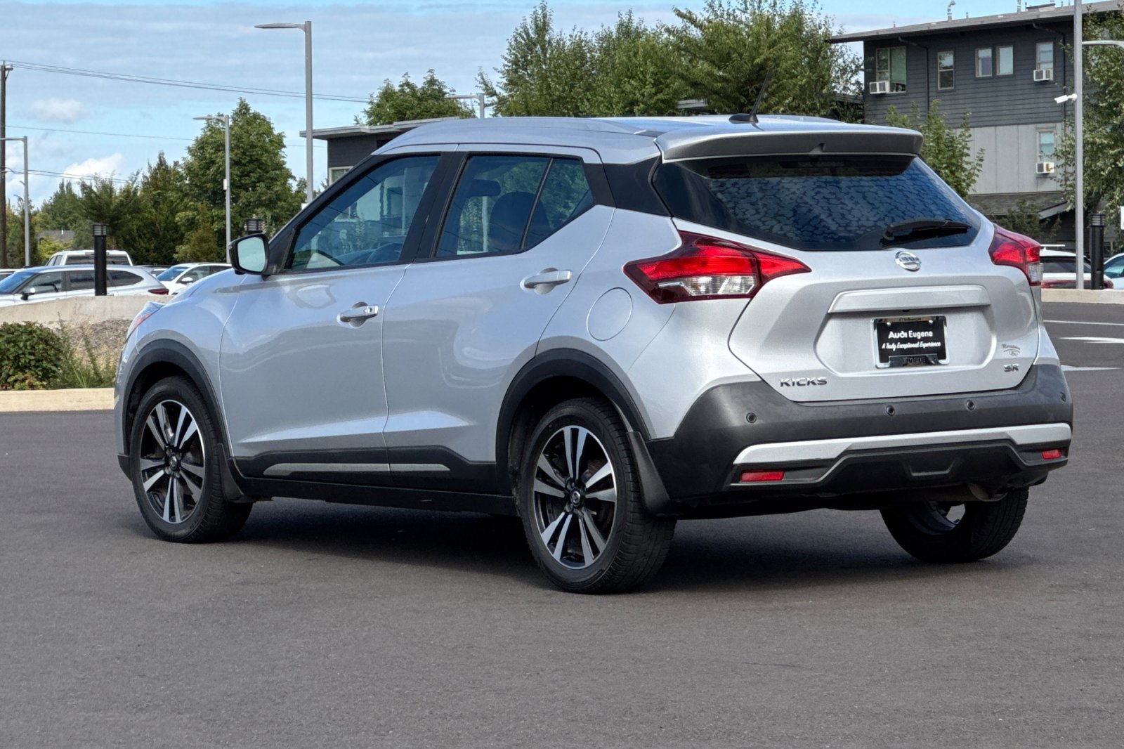 Used 2020 Nissan Kicks SR image 5