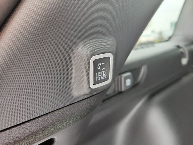 Used 2026 Jeep Grand Cherokee Limited image 8