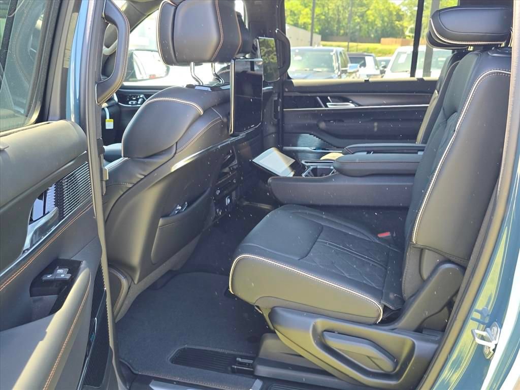 New 2026 Jeep Grand Wagoneer L Summit AWD/4WD image 5