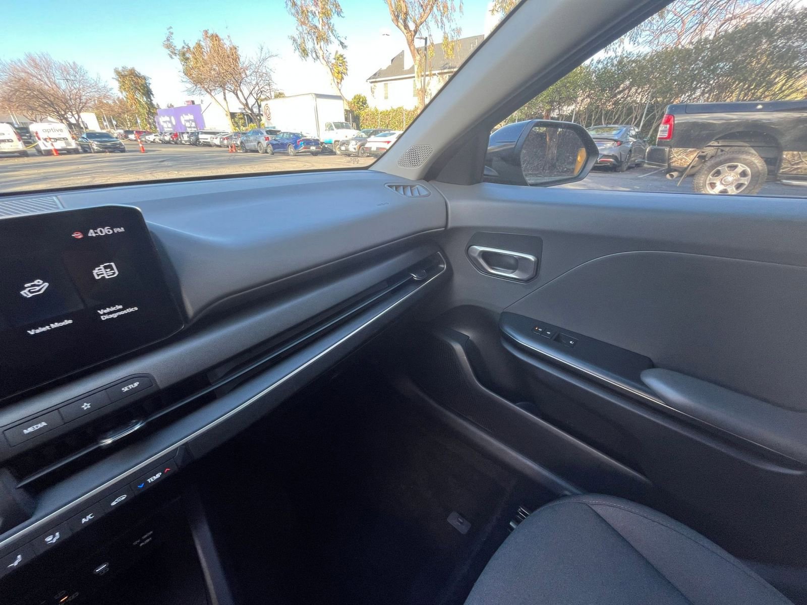 Used 2025 Kia K4 LXS image 34