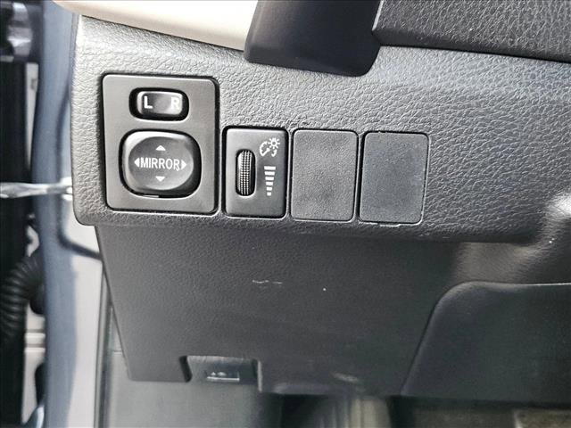 Used 2018 Toyota Corolla LE image 13