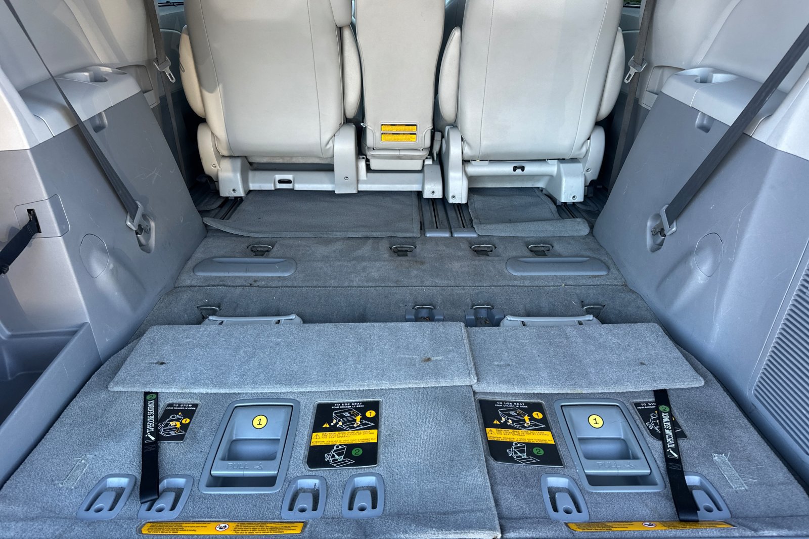 Used 2013 Toyota Sienna XLE w/ Premium Pkg FWD image 17
