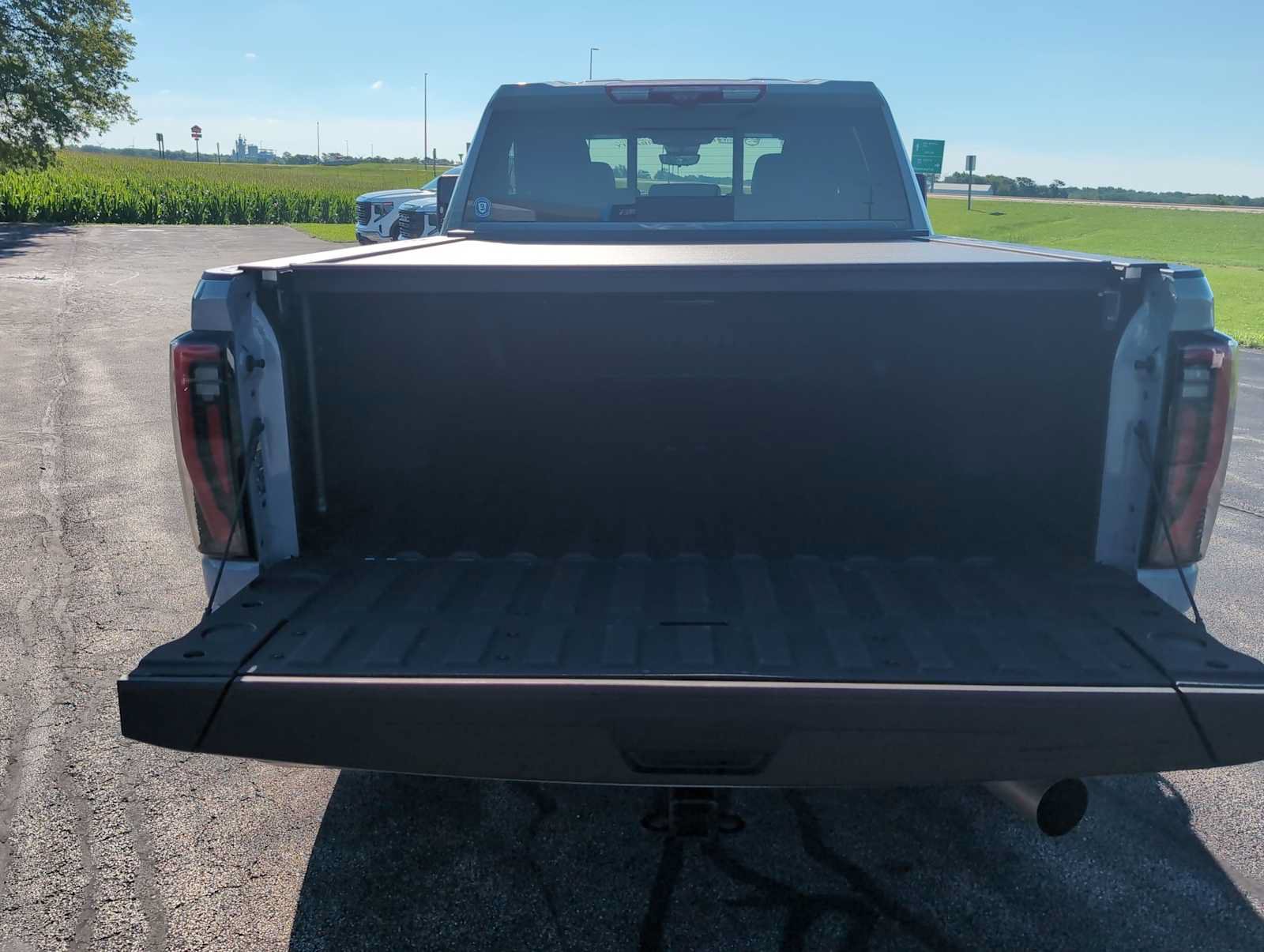 Used 2025 GMC Sierra 2500 AT4 w/ AT4 Premium Plus Package AWD/4WD image 26